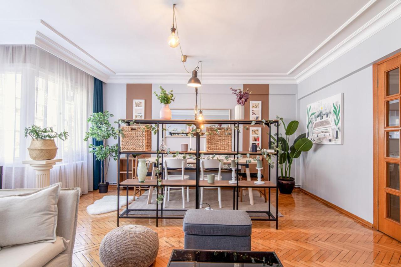 Gorgeous Flat With Lovely Balcony In Nisantasi Istambul Exterior foto